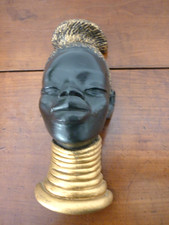 SCULPTURE PLATRE A ACCROCHER  BUSTE FEMME AFRICAINE SIGNE LEROY