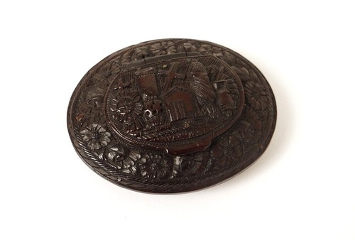 Tabatière corozo sculpté
