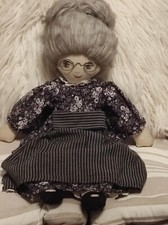 Ancienne poupée chiffon de collection, grand-mère avec son tablier