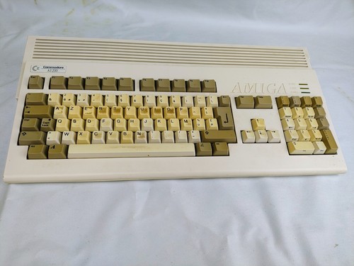 Commodore amiga 1200 - commodore,