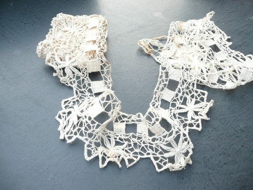 Dentelle ancienne en - ,