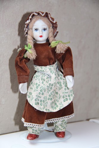 Poupée ancienne tête mains