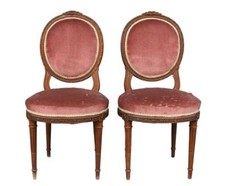 Paire de chaises de style