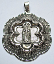 Ancien élégant pendentif
