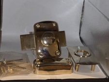 Verrou de sureté bouton et