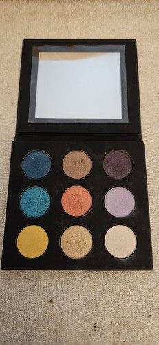Make for ever artist - up,