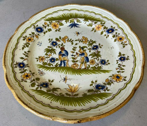 Dinner plate people - 1, hat