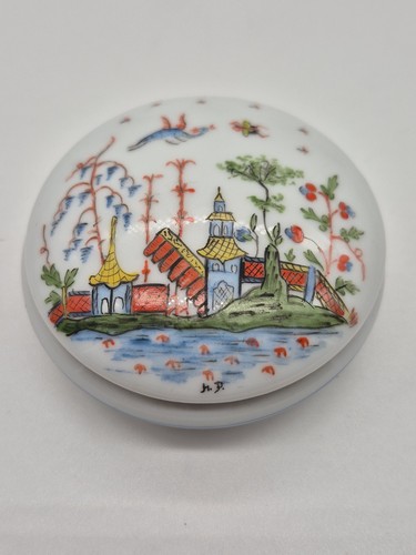 Boite mouches pilulier - a,