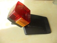 Feux arriére ancien vintage qui date scouter , mobylette ou autre