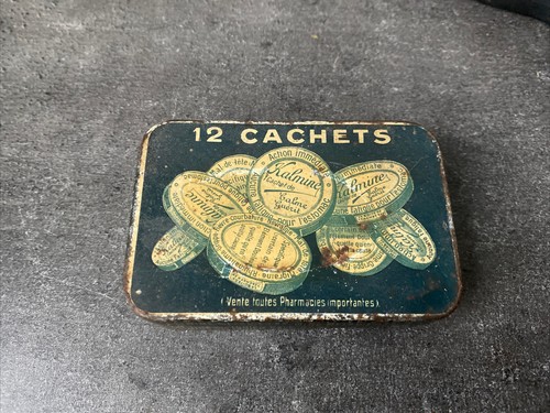 Ancienne boîte fer - fer, cachets