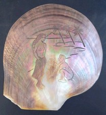 Nacre Sculptée Femme Joueurs