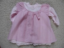 TRES JOLIE ROBE ROSE TAILLE 3