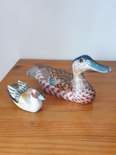 Deux canards décoratifs peint