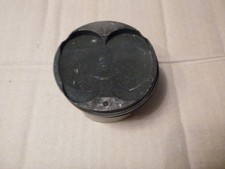 UN PISTON SUZUKI GSXR1000 GSXR 1000 REFERENCE MOTEUR R714