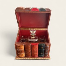 Cave à Liqueur En Trompe l'Œil Livres