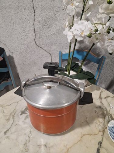 Vit3 ancienne cocotte - ancienne, minute