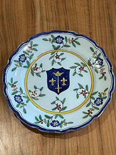 Très belle assiette avec - très,