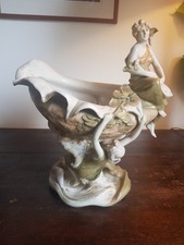   Grande coupe en porcelaine