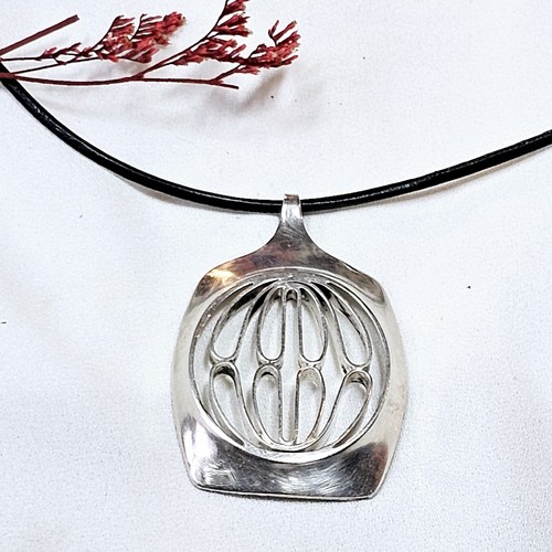 Grand pendentif moderniste - grand,