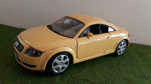 Audi coupe jaune paille au - paille,