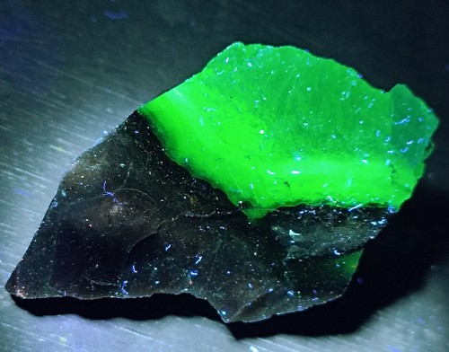 Agate volcanique brute - ,