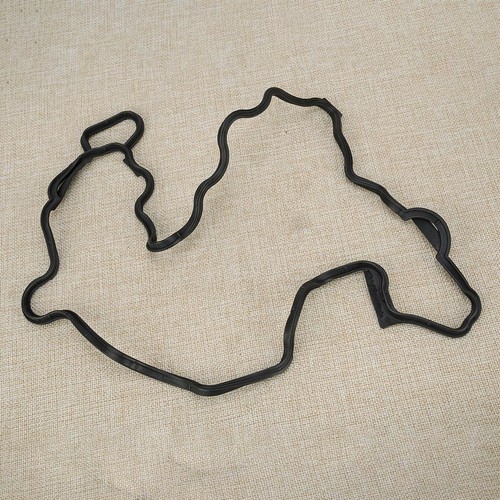 Right engine valve cover - right,