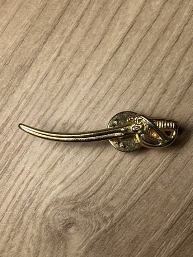 Pin sabre champagne - sabre, canard