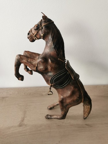 Cheval debout ancien - debout,  