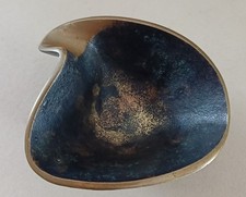 CENDRIER EN BRONZE DE FORME