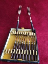 11  Fourchettes anciennes à
