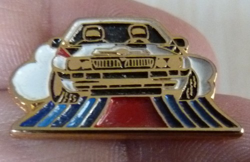 Beau pin voiture rallye - pin's,