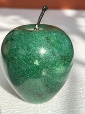 Pomme En Albâtre  Sculpture