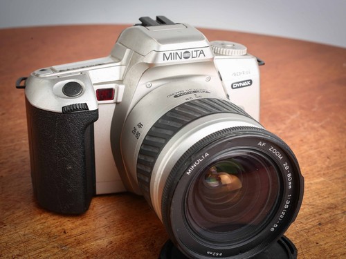 Minolta dynax 404si - +, 28-80mm