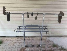 Porte vélos spécifique pour Renault Espace 4. Convient pour 3 vélos. 