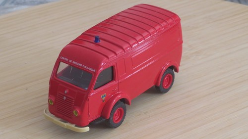 Miniature renault 1000kg - miniature,
