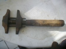 outil ancien . clef a mollette . non facom . mécanicien . artisanat