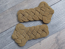 Une paire d'Epaulettes de