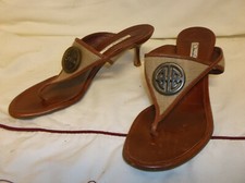 Oscar de la Renta Brown Leather tan woven top Thong Sandal Heel Shoe Size7 M