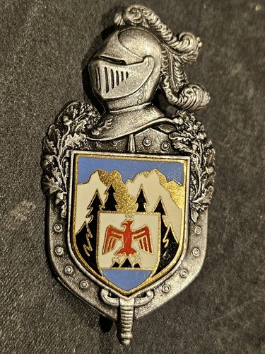 Insigne pucelle militaire - insigne,