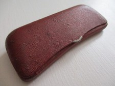 ANCIEN  ETUI A  LUNETTES  COQUE METALLIQUE  ROUGE MARRON VINTAGE