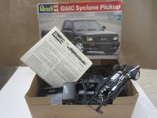 revell 1/25: 1992 gmc syclone pickup commencé