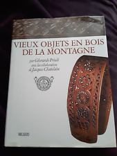 livre vieux objets en bois de