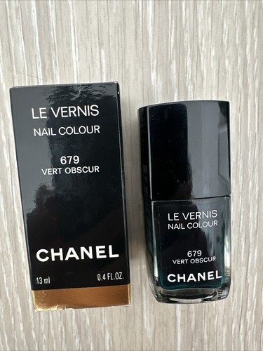 Chanel vernis 679 vert - chanel,