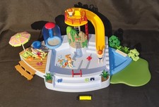 Playmobil piscine toboggan tout équipée : douche, personnages, accessoires