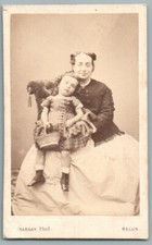CDV Petite fille au panier & sa Mère 1870's Photo Ancienne Darnay Melun Enfant