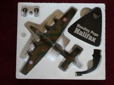 Handley Page Halifax 1:144