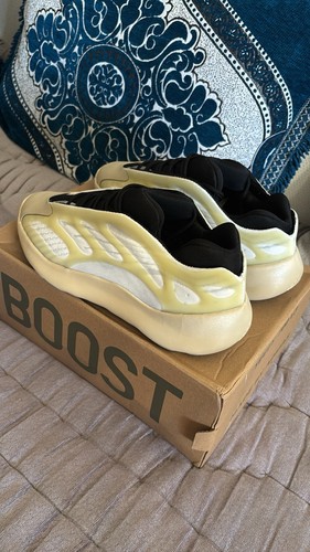 Yeezy700v3