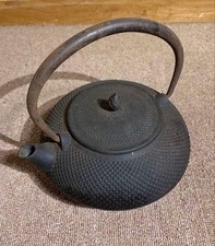 Théière en fonte de style