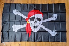 Drapeau Pirate Corsaire Tête de Mort 150 cm x 90 cm avec fourreau NEUF