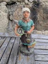 Grand santon ancien poissonnière en terre cuite peint à la main hauteur 17,5 cm 